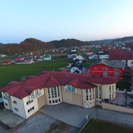 Apartmani Rizvic فليكا كلادوشا المظهر الخارجي الصورة